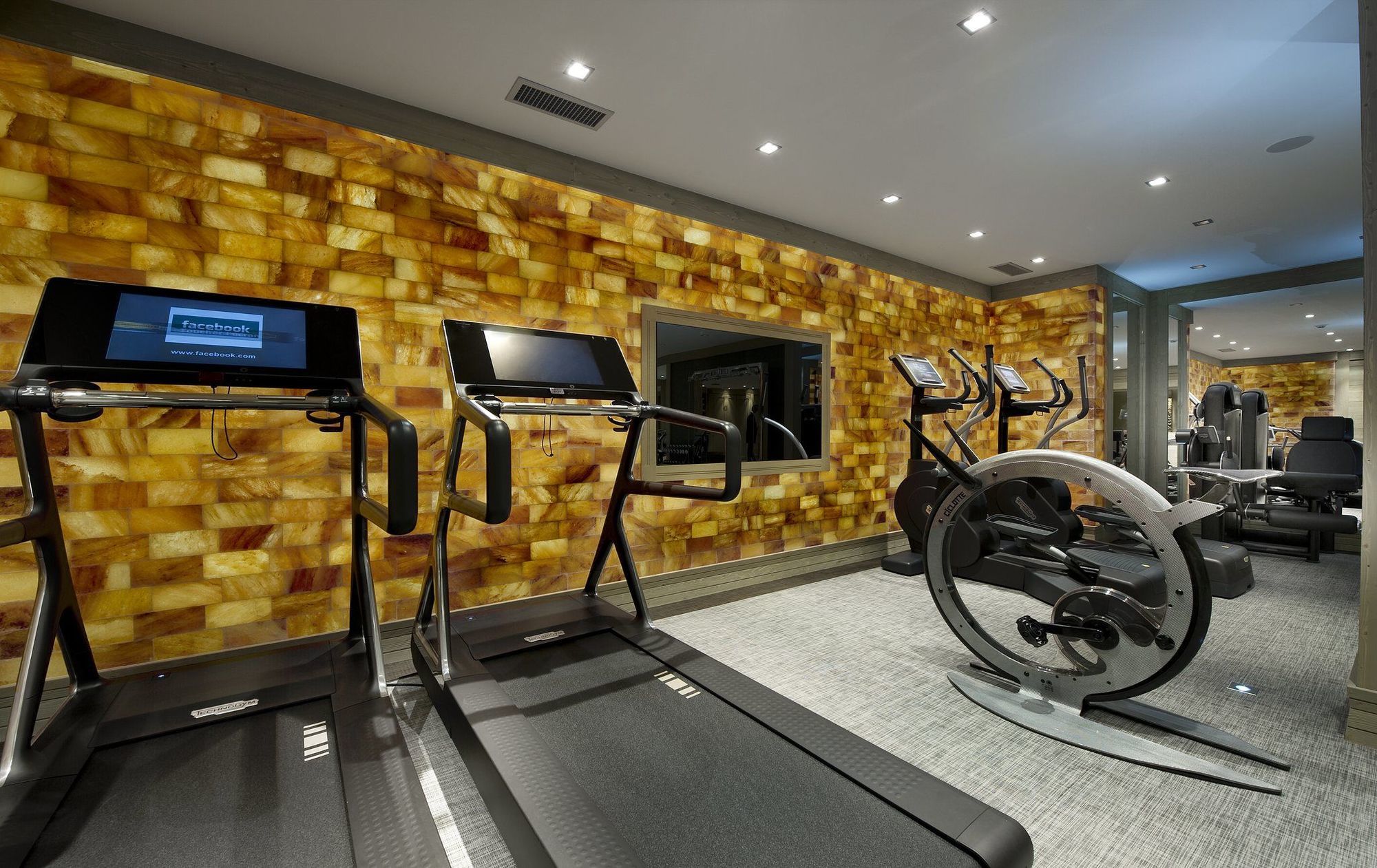 Hotel Le K2 Palace 쿠쉐벨 외부 사진